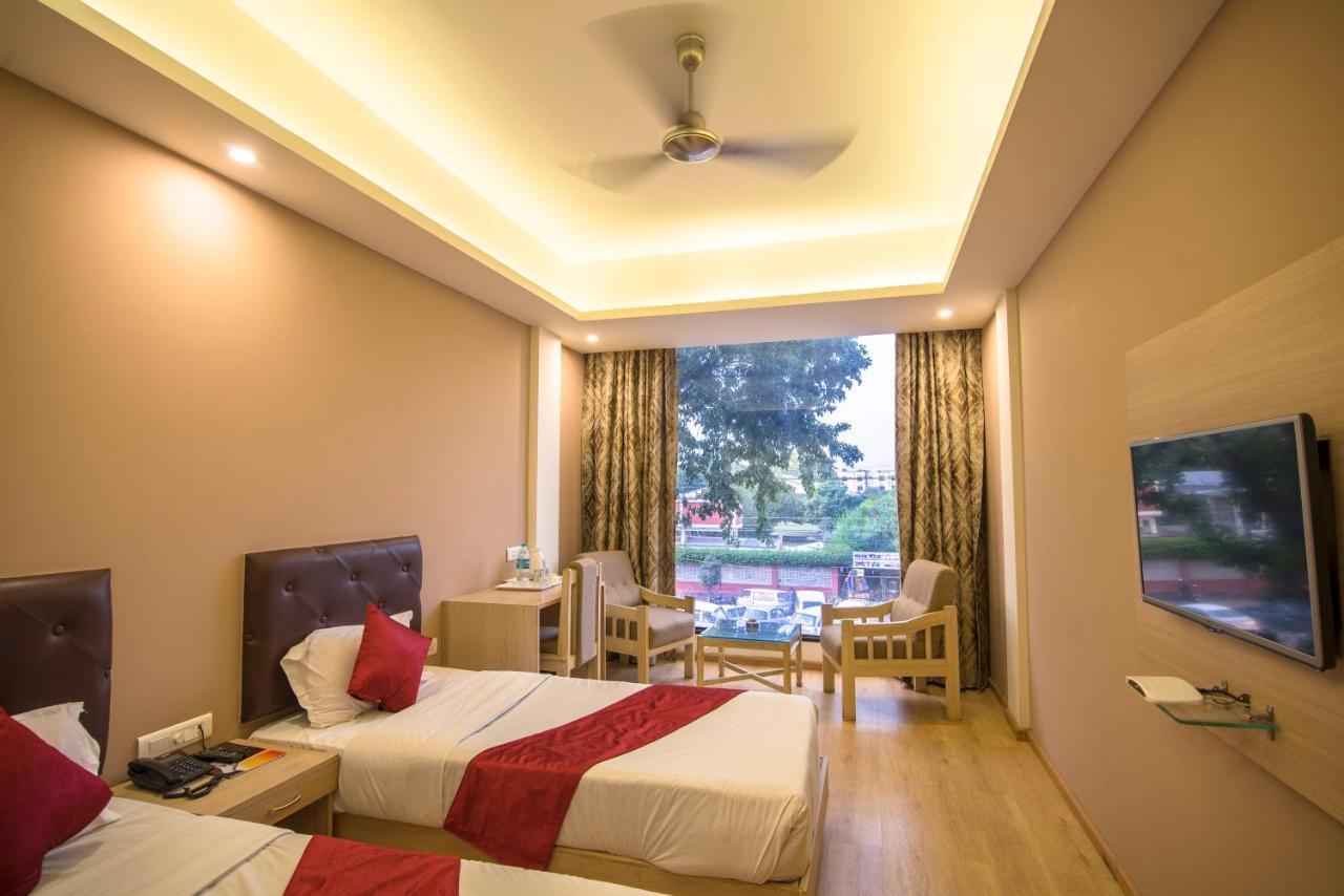 Palette Hotel Nisarga By Sunday Μποπάλ Εξωτερικό φωτογραφία