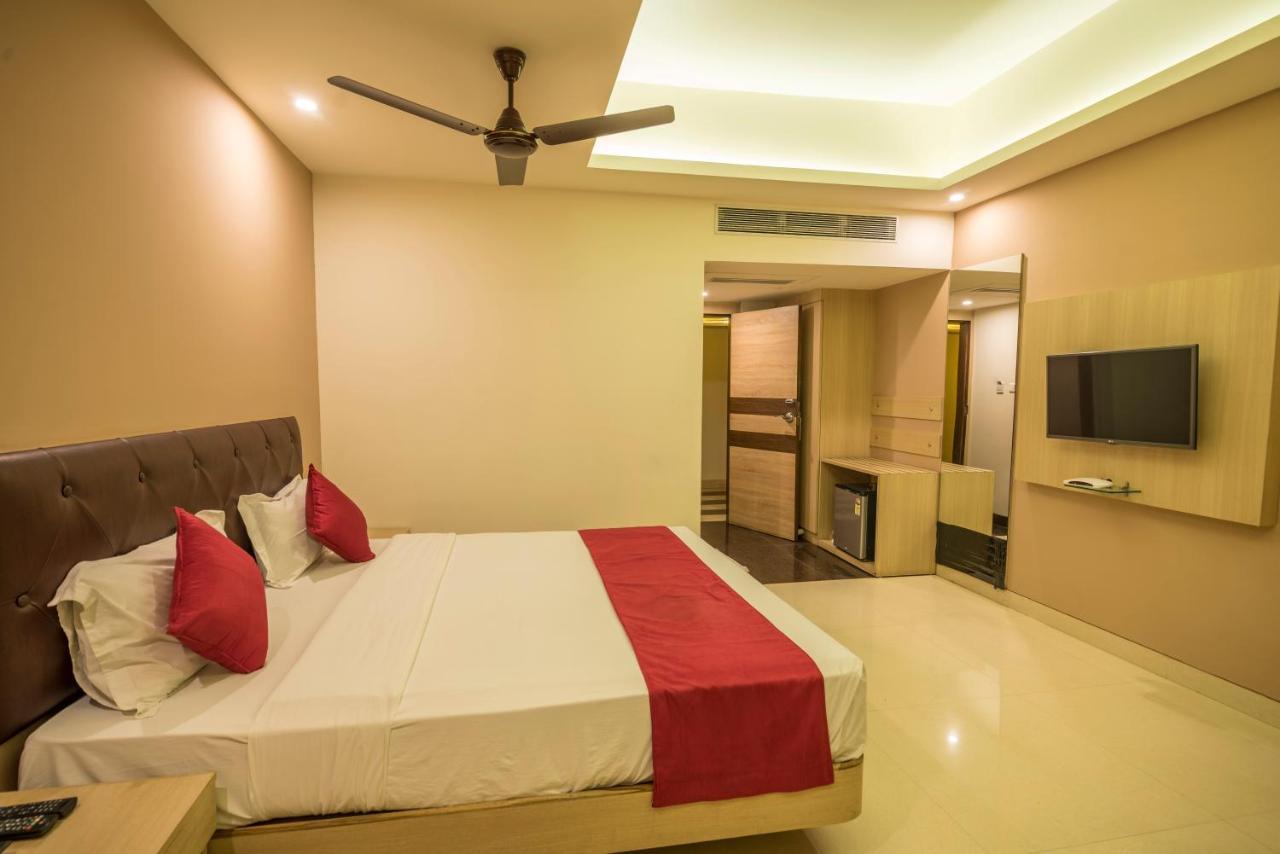 Palette Hotel Nisarga By Sunday Μποπάλ Εξωτερικό φωτογραφία