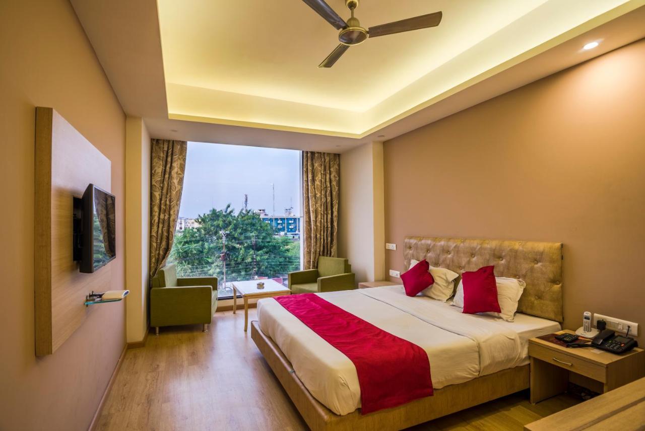 Palette Hotel Nisarga By Sunday Μποπάλ Εξωτερικό φωτογραφία