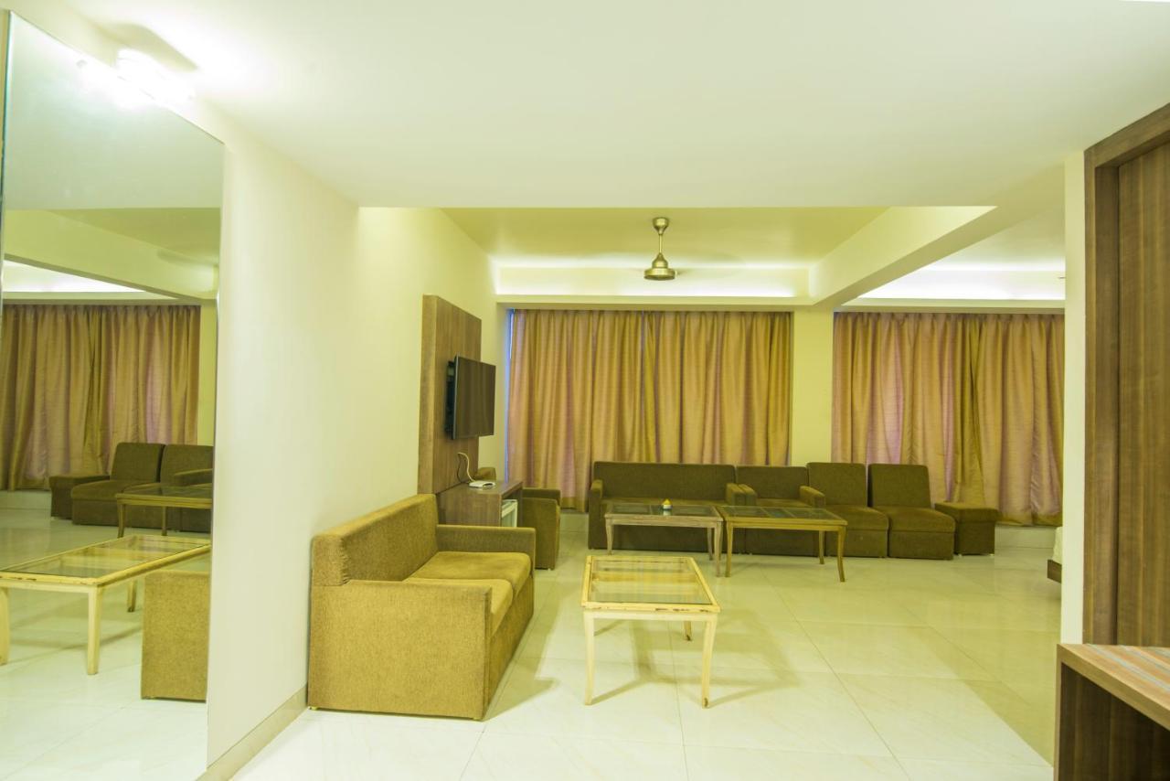 Palette Hotel Nisarga By Sunday Μποπάλ Εξωτερικό φωτογραφία
