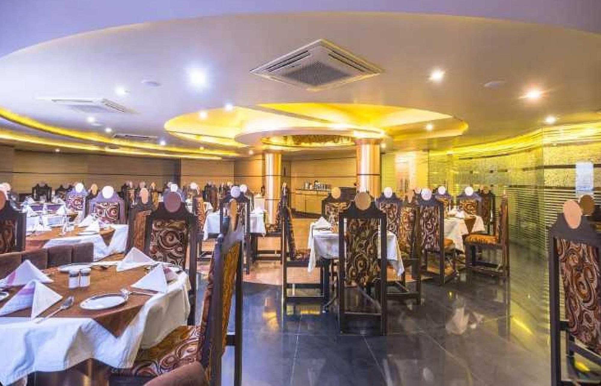 Palette Hotel Nisarga By Sunday Μποπάλ Εξωτερικό φωτογραφία