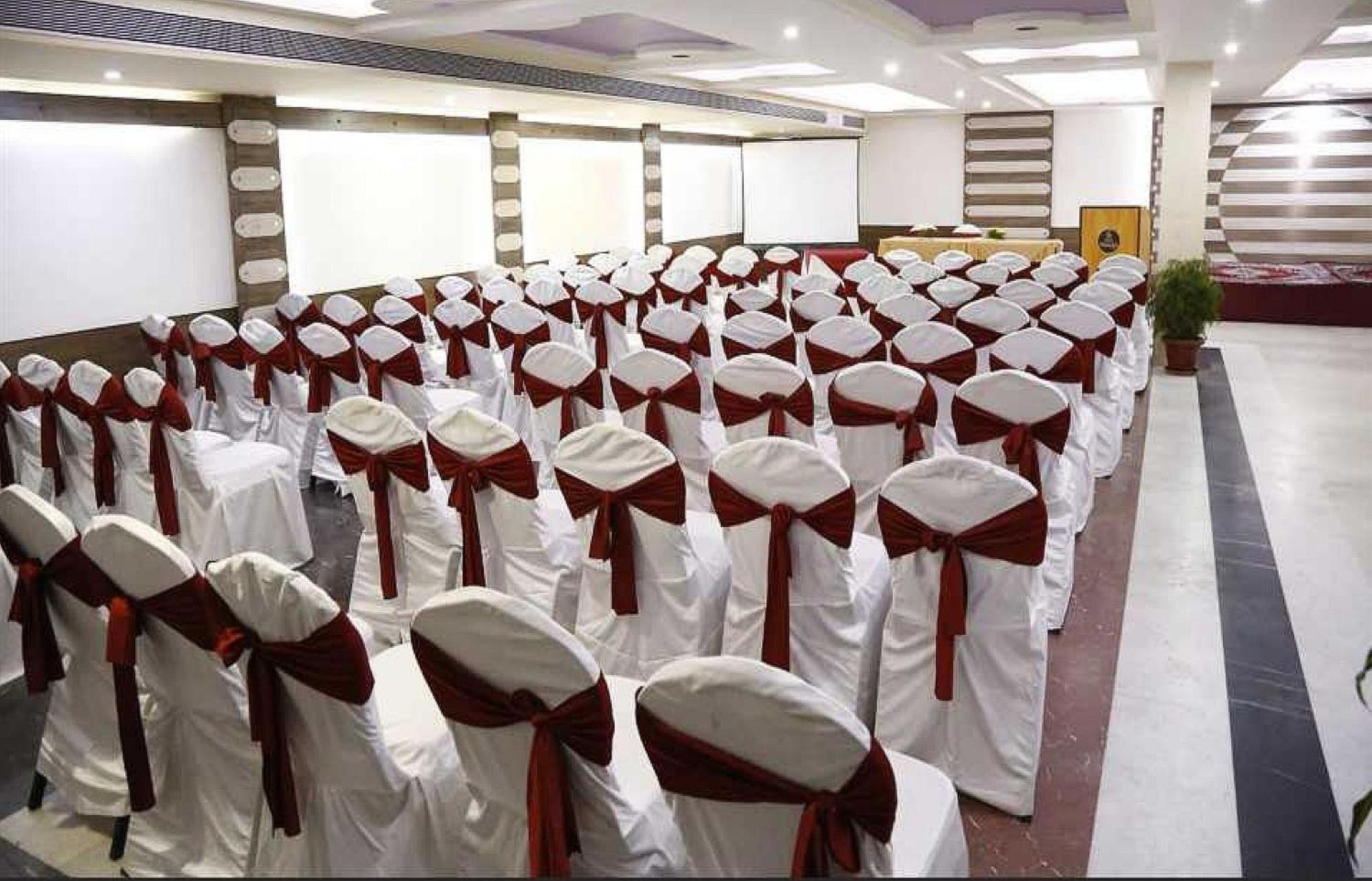 Palette Hotel Nisarga By Sunday Μποπάλ Εξωτερικό φωτογραφία