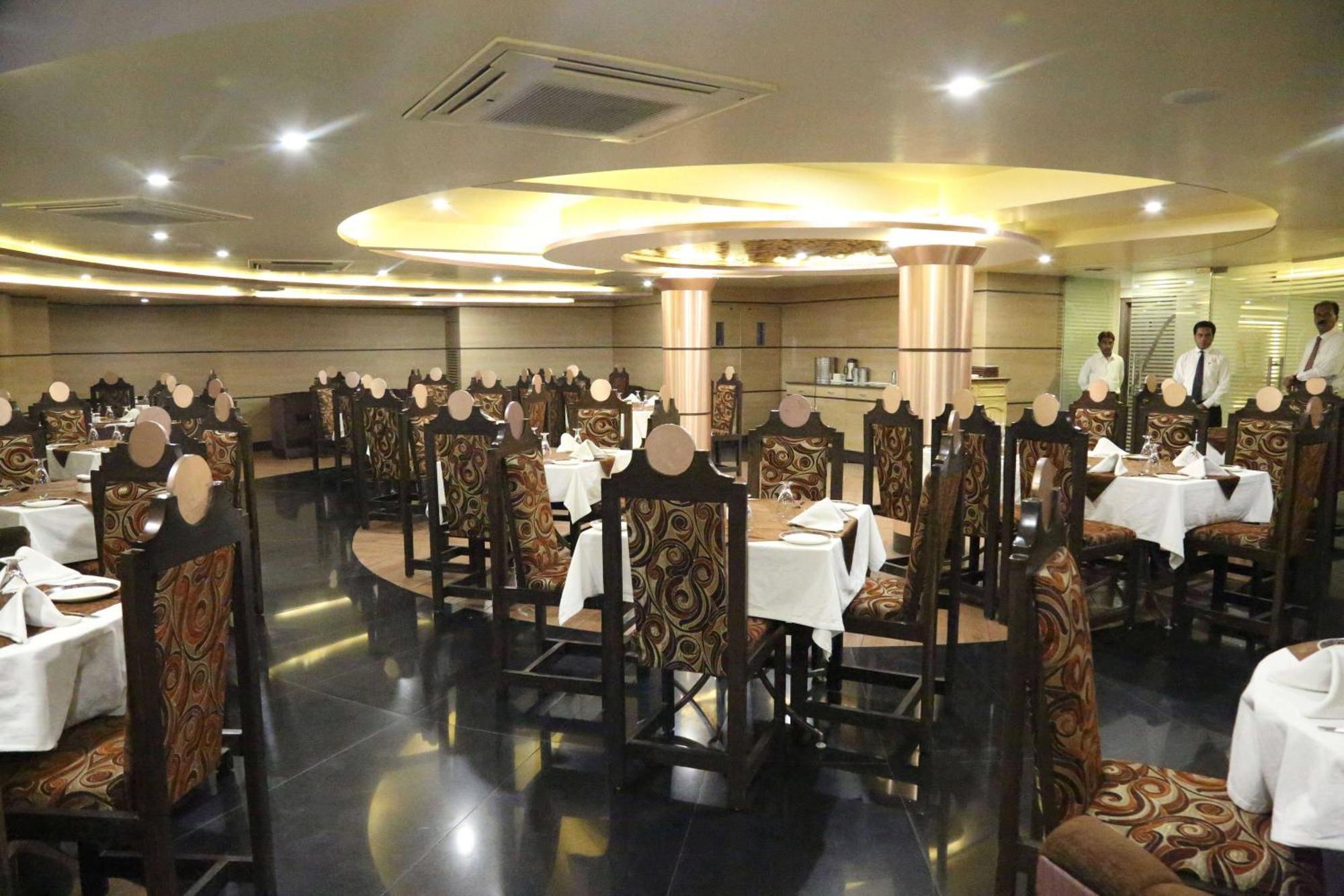 Palette Hotel Nisarga By Sunday Μποπάλ Εξωτερικό φωτογραφία