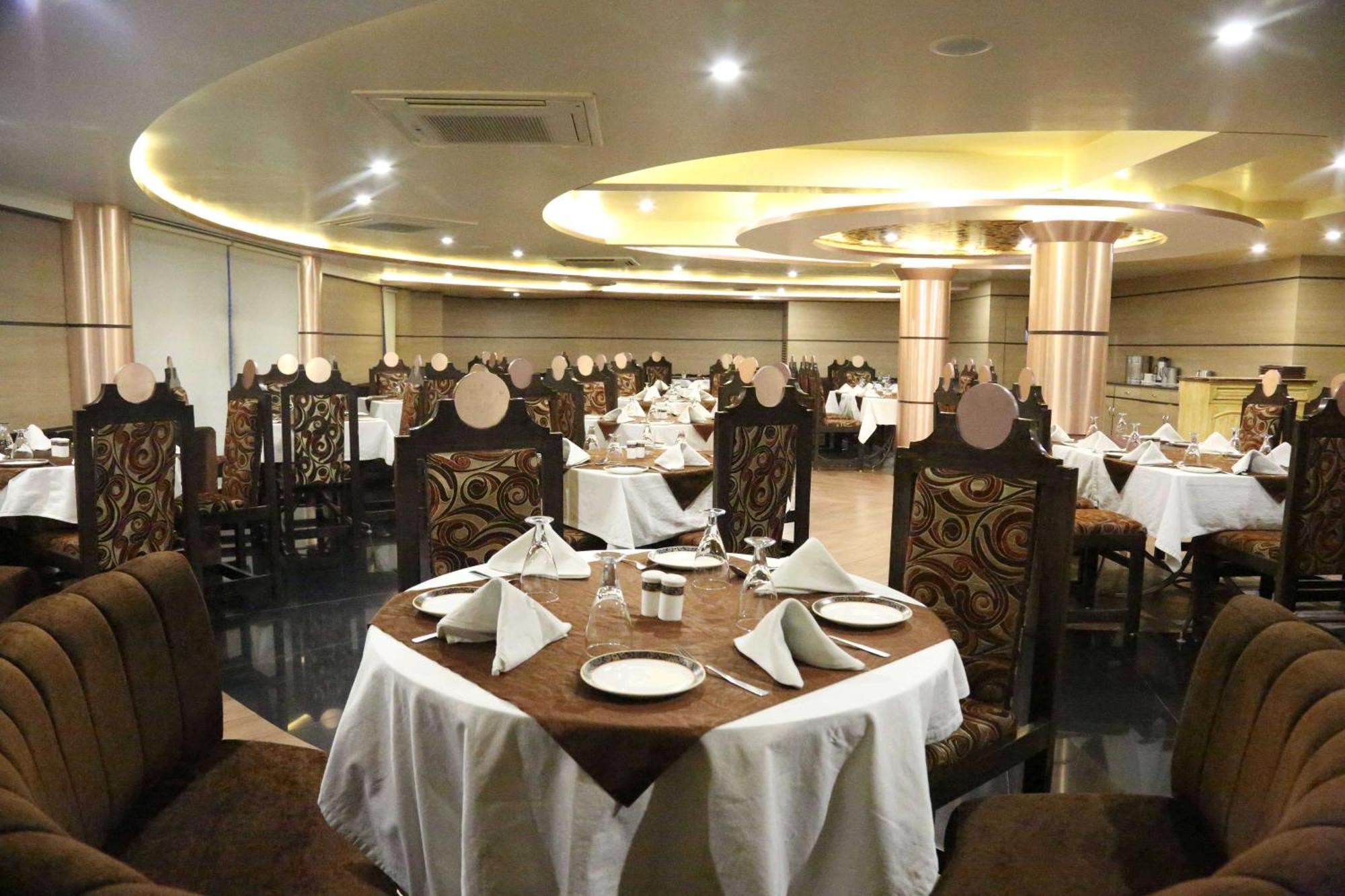 Palette Hotel Nisarga By Sunday Μποπάλ Εξωτερικό φωτογραφία