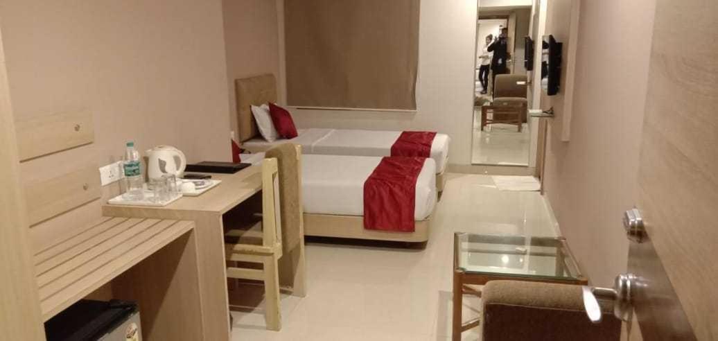 Palette Hotel Nisarga By Sunday Μποπάλ Εξωτερικό φωτογραφία