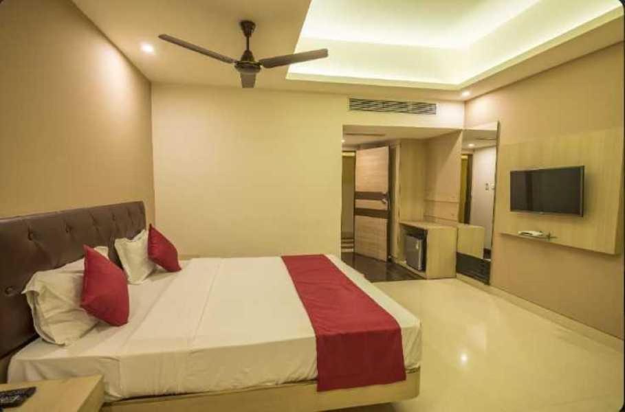 Palette Hotel Nisarga By Sunday Μποπάλ Εξωτερικό φωτογραφία