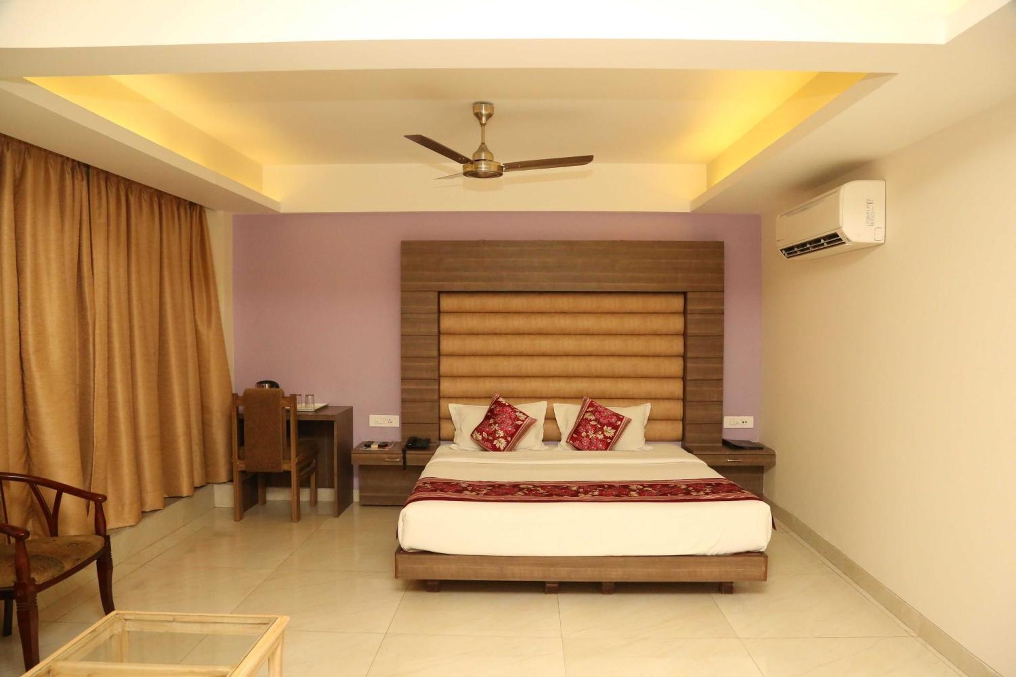 Palette Hotel Nisarga By Sunday Μποπάλ Εξωτερικό φωτογραφία