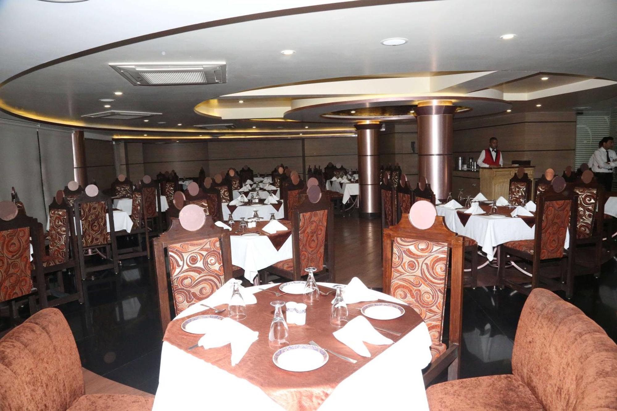 Palette Hotel Nisarga By Sunday Μποπάλ Εξωτερικό φωτογραφία