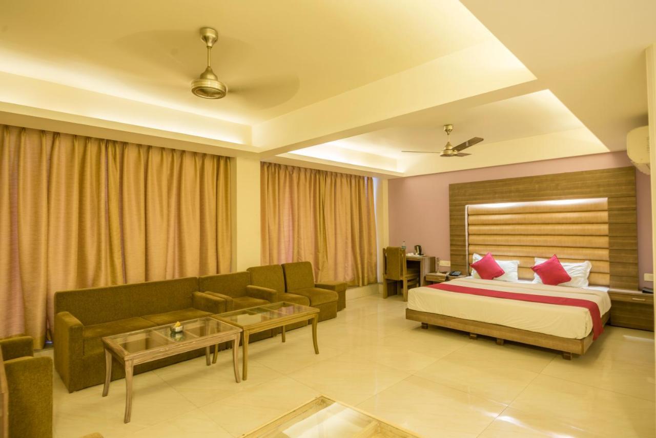 Palette Hotel Nisarga By Sunday Μποπάλ Εξωτερικό φωτογραφία